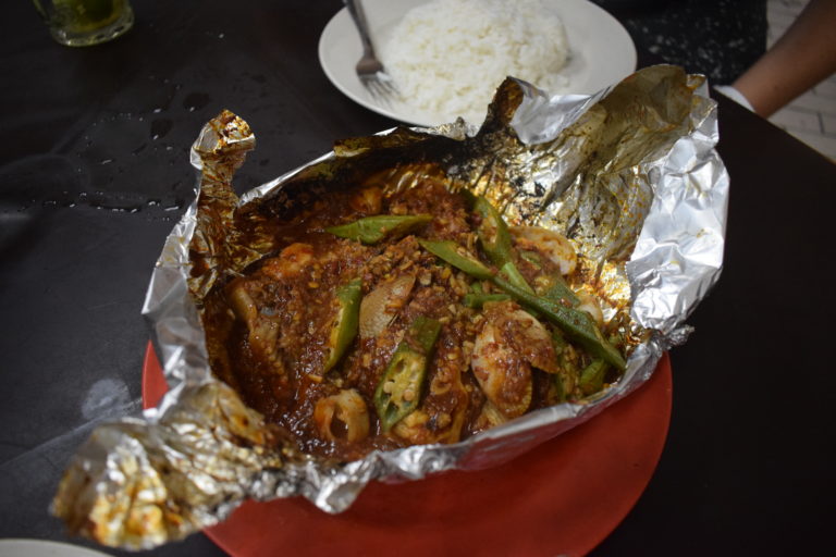 amazing-cheap-seafood-in-kuala-lumpur-charcoal-bbq-stingray